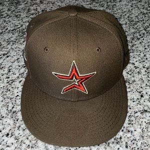 Hat Club Astros Red Brim Size 7 Used